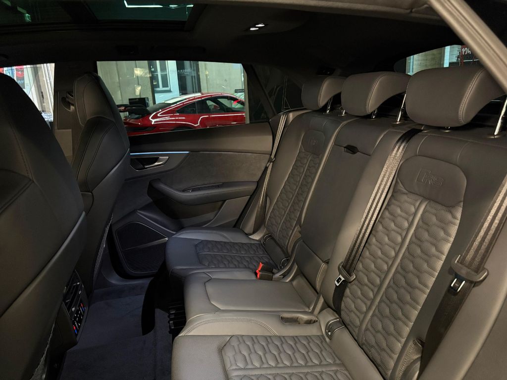 Audi RSQ8 2025