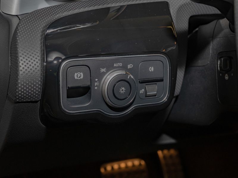 Mercedes-Benz CLA 220 2025