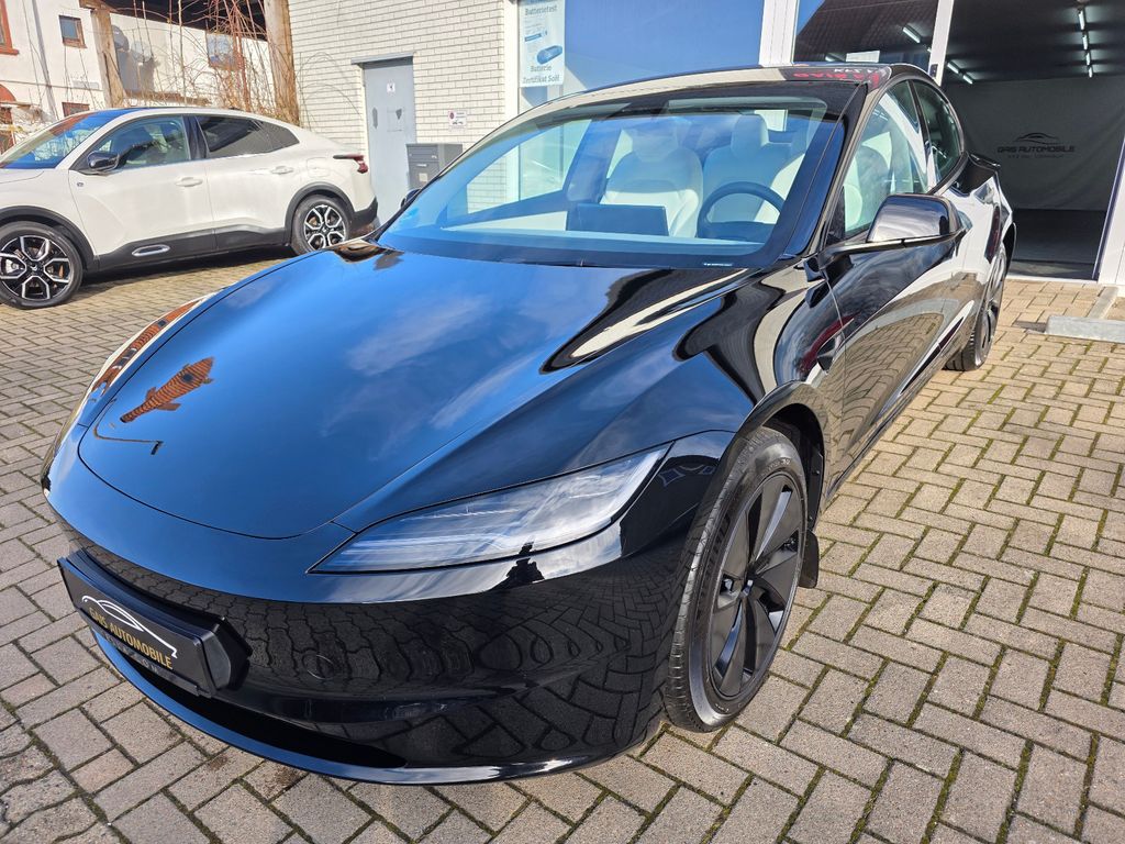 Tesla Model 3 2023