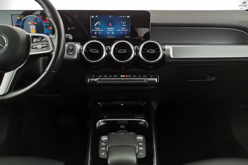 Mercedes-Benz GLB 200 2023