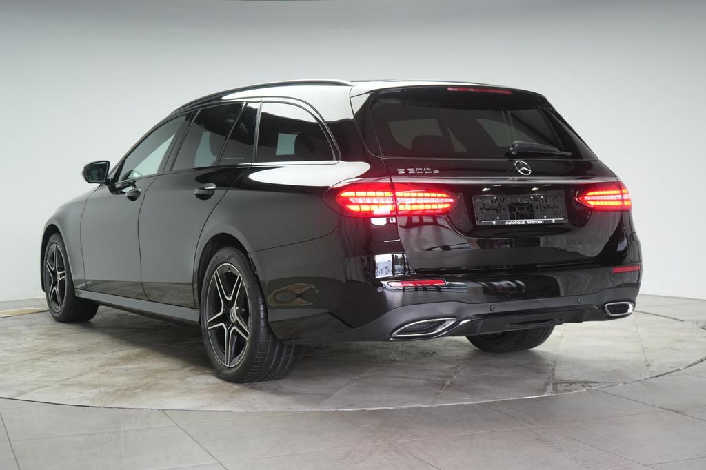 Mercedes-Benz E 300 2022