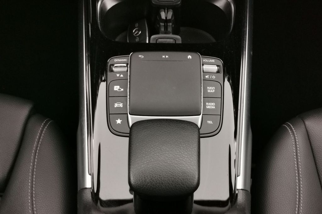 Mercedes-Benz GLB 200 2023