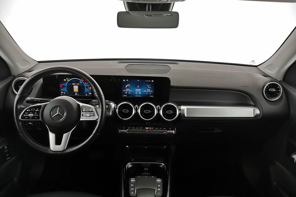 Mercedes-Benz GLB 200 2023