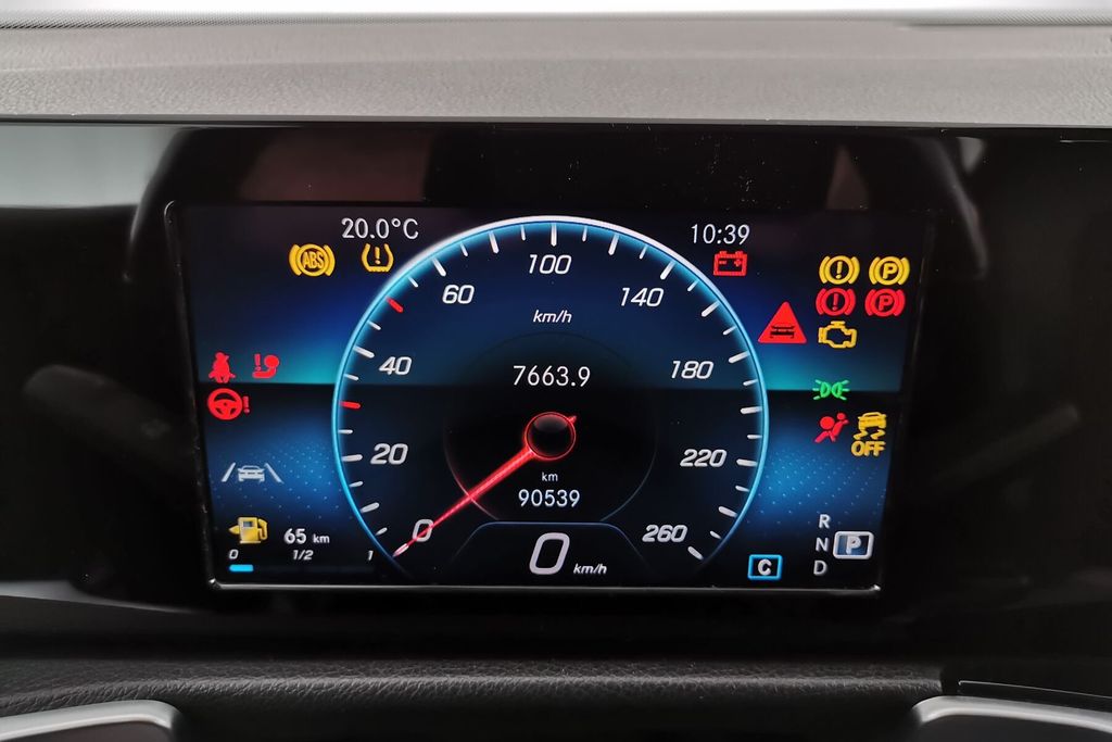 Mercedes-Benz GLB 200 2023