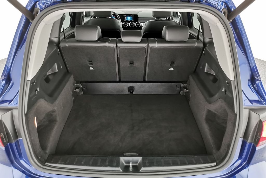 Mercedes-Benz GLB 200 2023