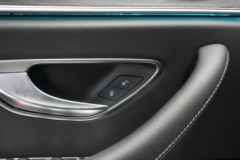 Mercedes-Benz E 300 2022