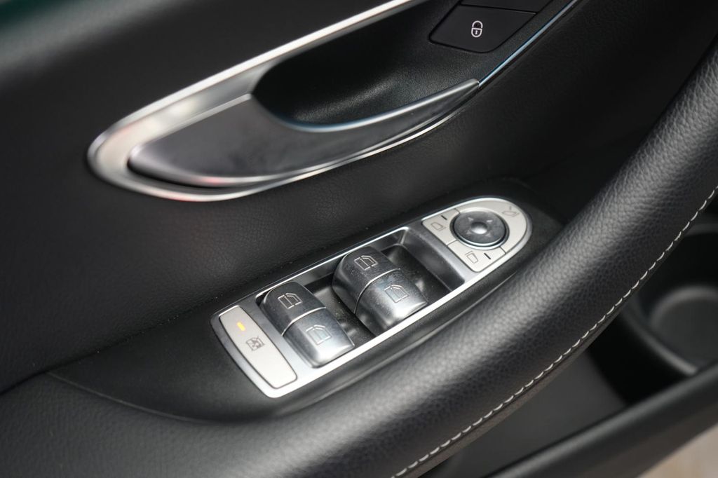 Mercedes-Benz E 300 2022