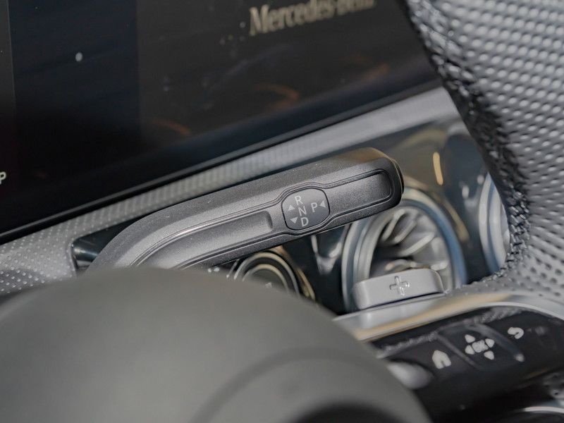 Mercedes-Benz CLA 220 2025