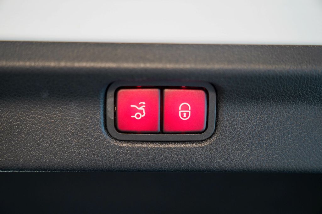 Mercedes-Benz EQE 2024