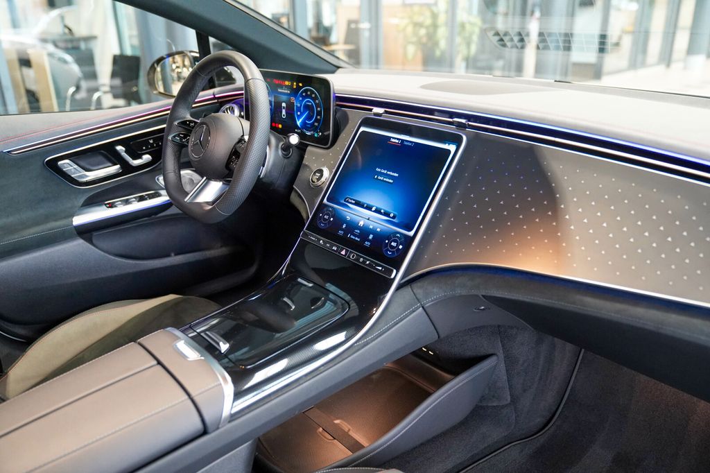 Mercedes-Benz EQE 2024