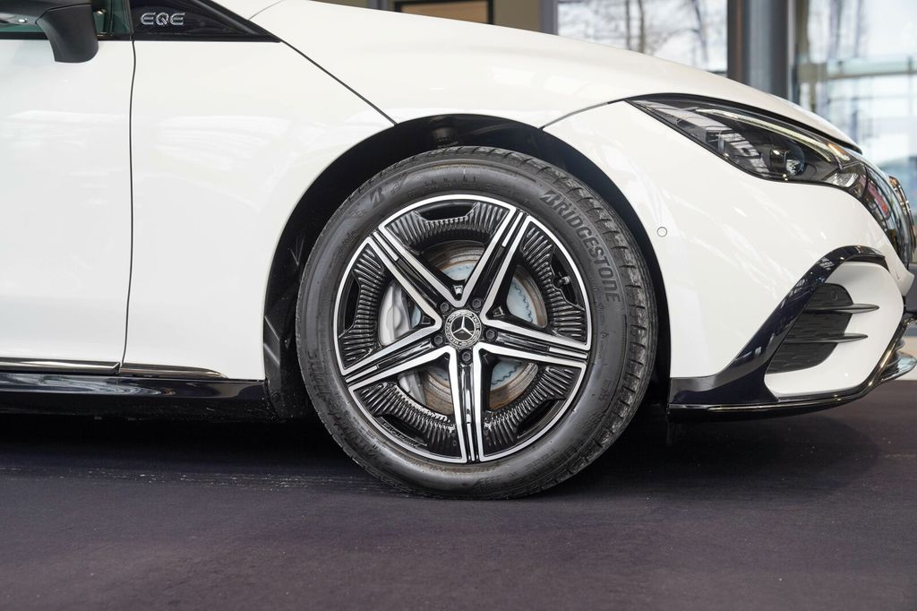 Mercedes-Benz EQE 2024