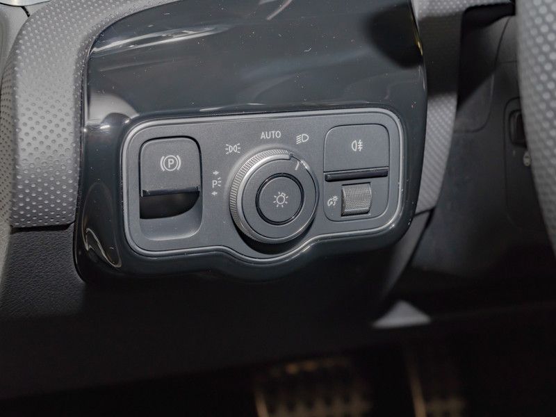 Mercedes-Benz CLA 220 2025