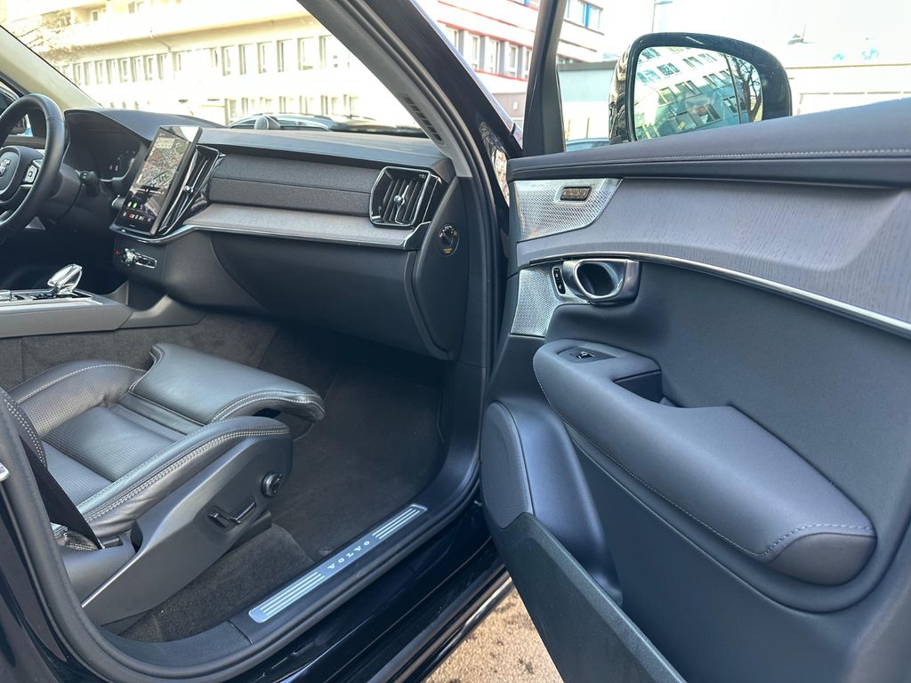 Volvo XC90 2025