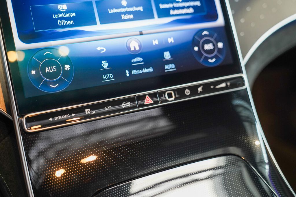 Mercedes-Benz EQE 2024