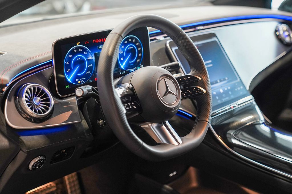 Mercedes-Benz EQE 2024