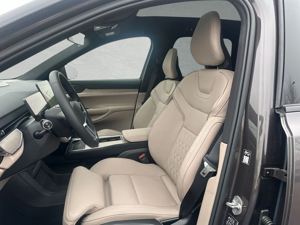 Volvo EX90 2025