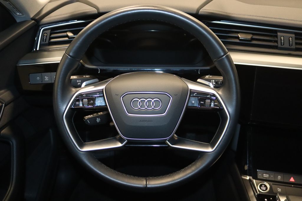 Audi e-tron 2023