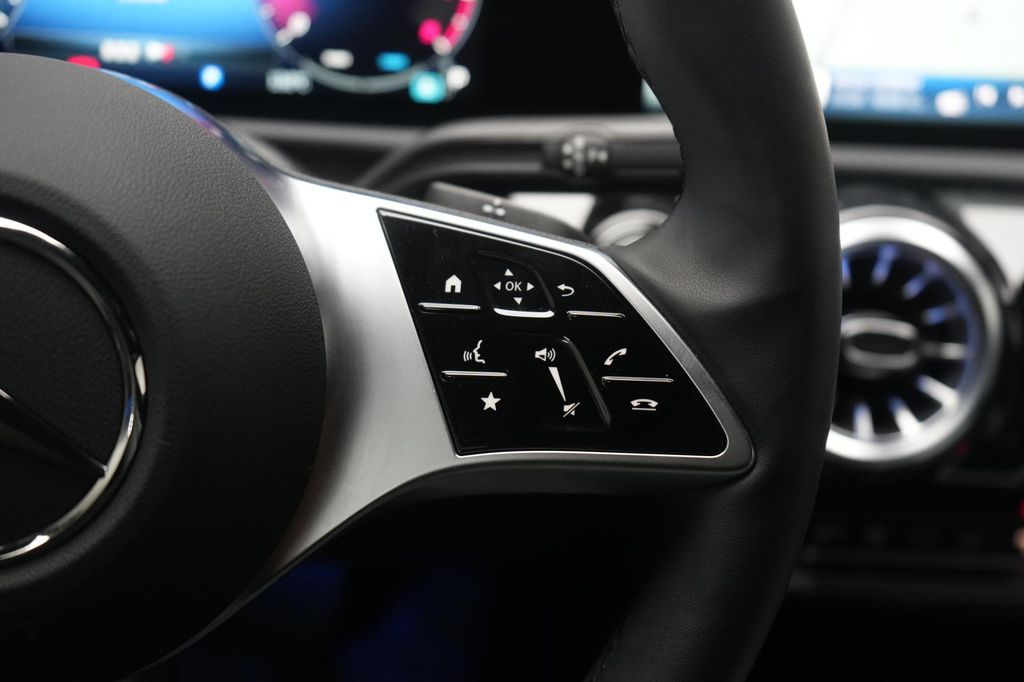 Mercedes-Benz CLA 200 2025