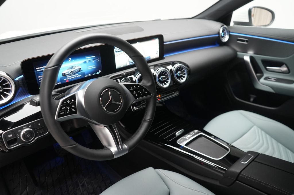 Mercedes-Benz CLA 200 2025