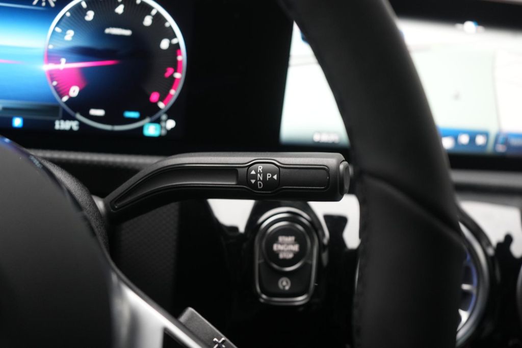 Mercedes-Benz CLA 200 2025