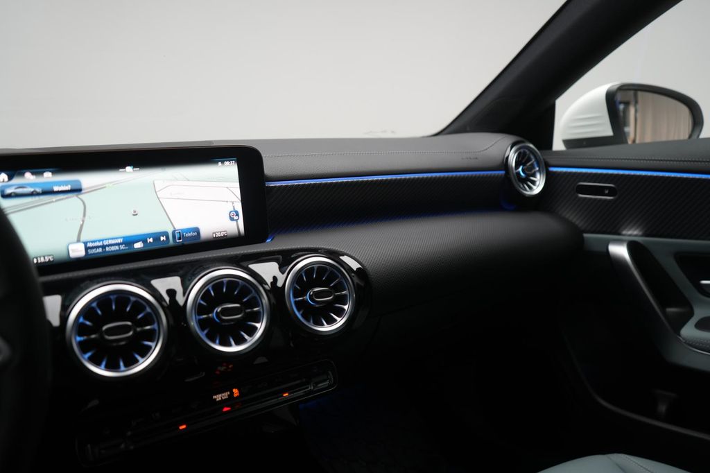 Mercedes-Benz CLA 200 2025