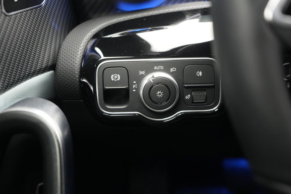 Mercedes-Benz CLA 200 2025