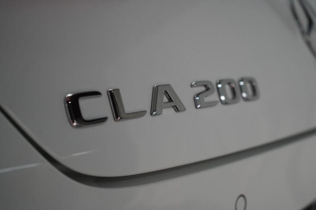 Mercedes-Benz CLA 200 2025