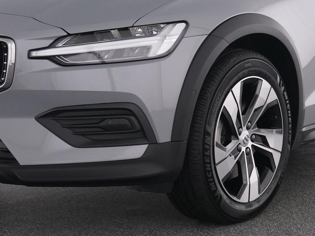 Volvo V60 Cross Country 2023