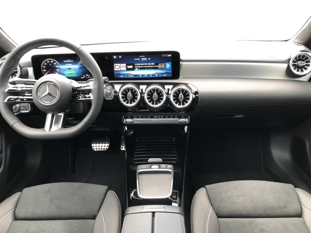 Mercedes-Benz CLA 250 2025