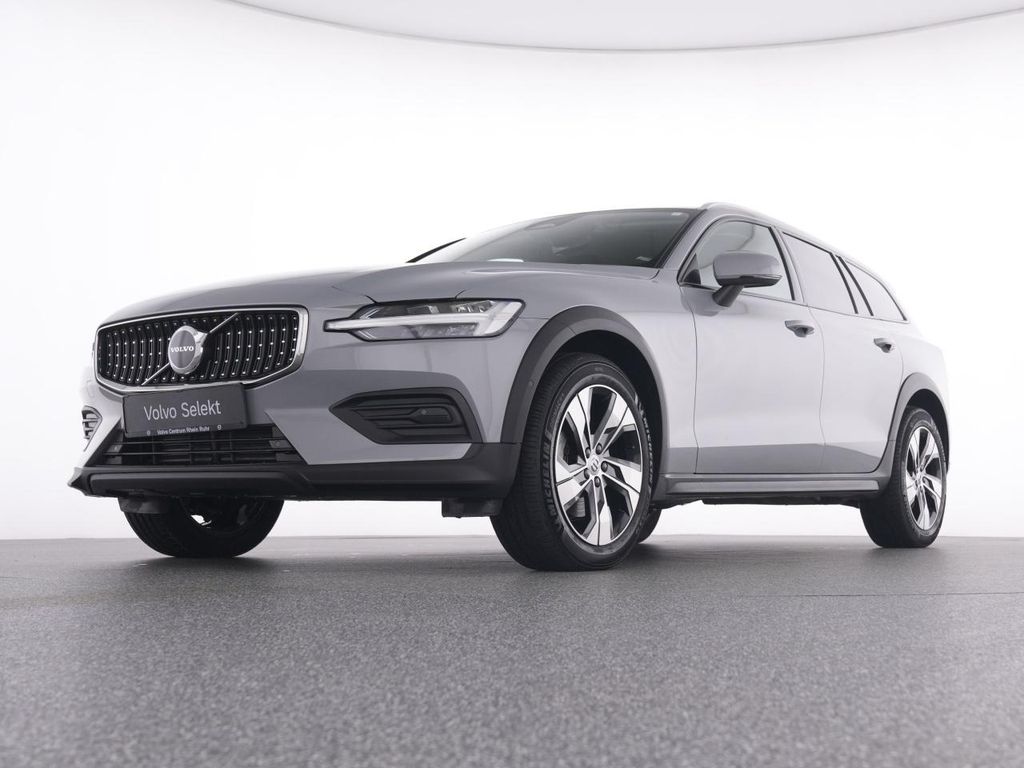 Volvo V60 Cross Country 2023