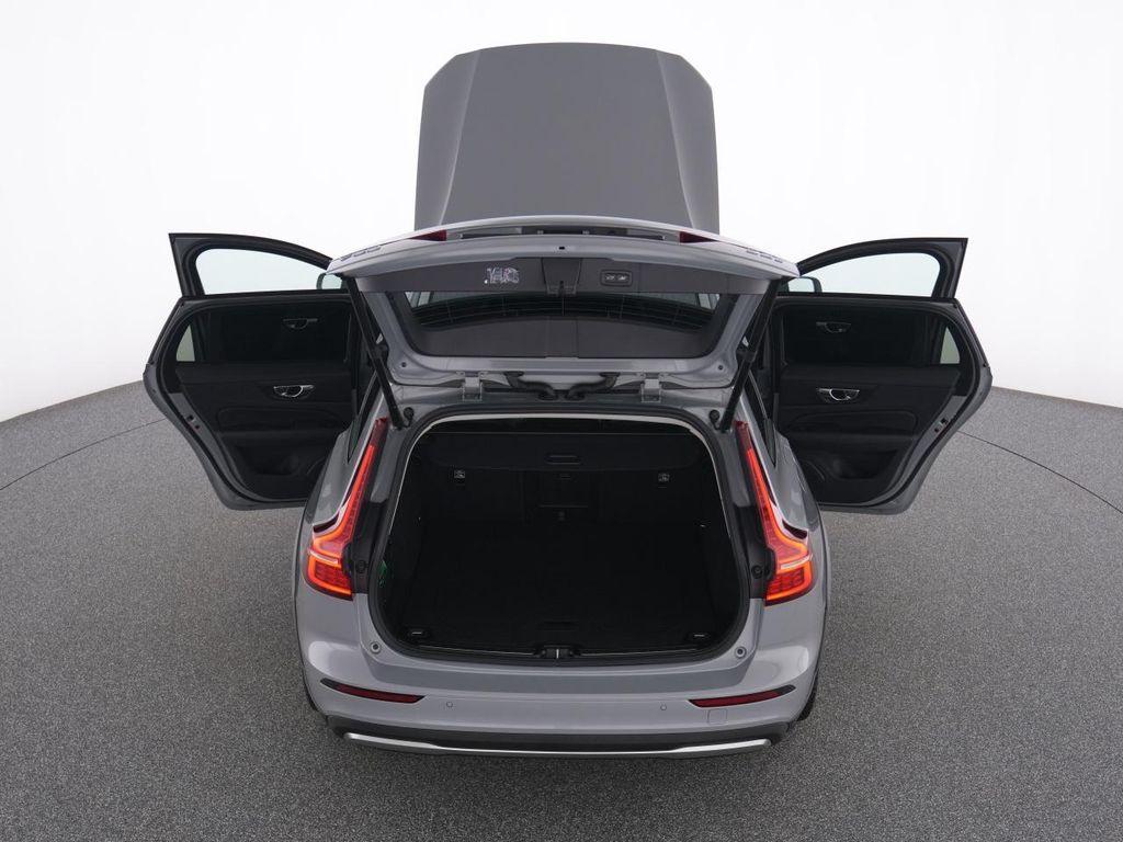 Volvo V60 Cross Country 2023