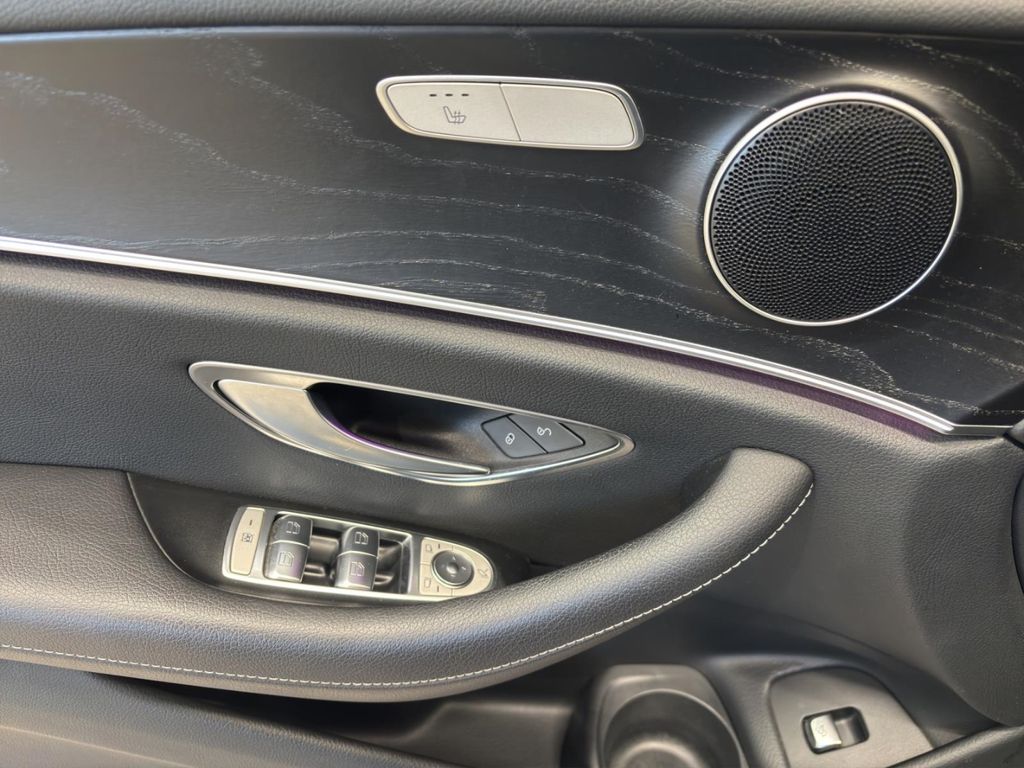 Mercedes-Benz E 300 2022