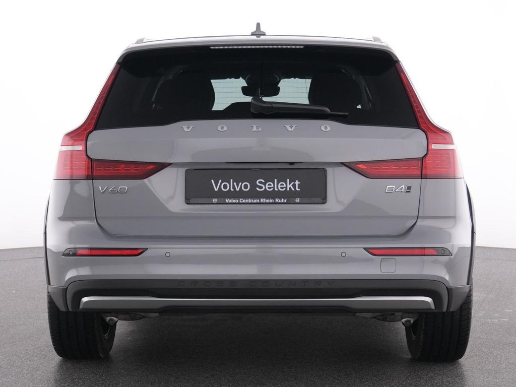 Volvo V60 Cross Country 2023