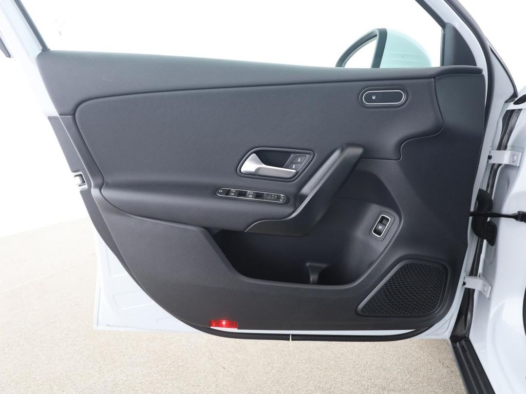 Mercedes-Benz A 220 2023