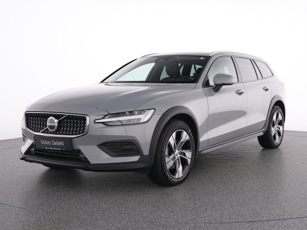 Volvo V60 Cross Country 2023