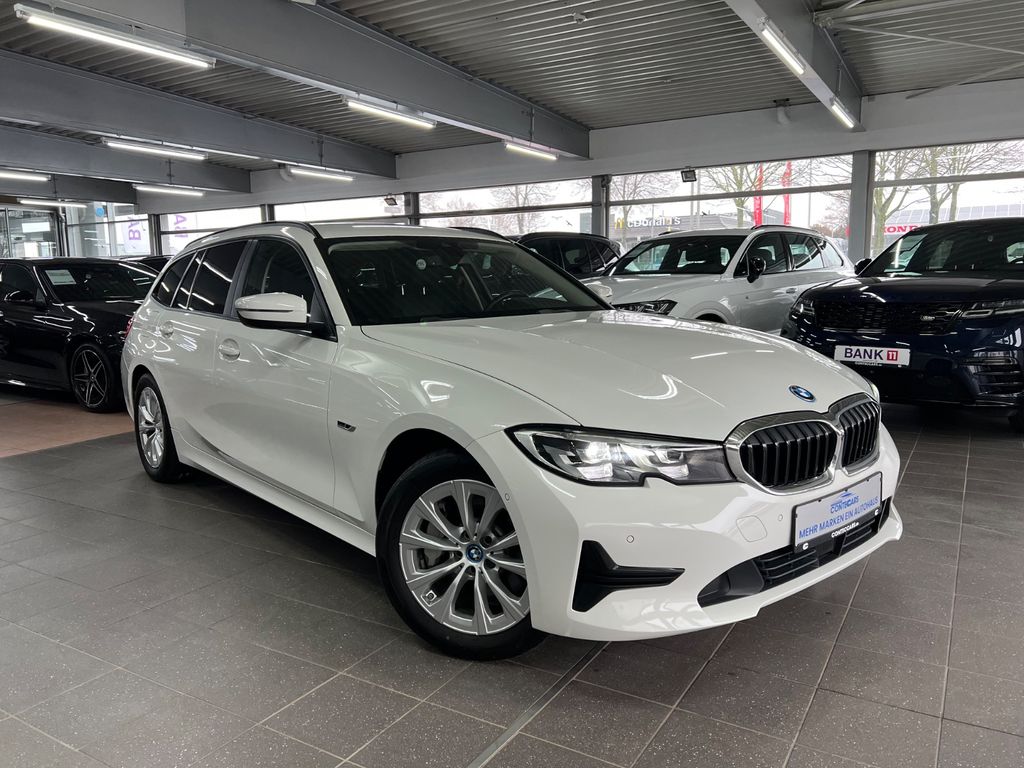 BMW 330 2022
