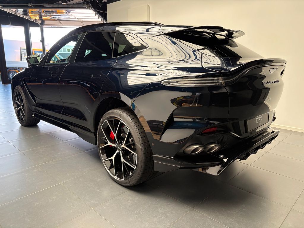 Aston Martin DBX