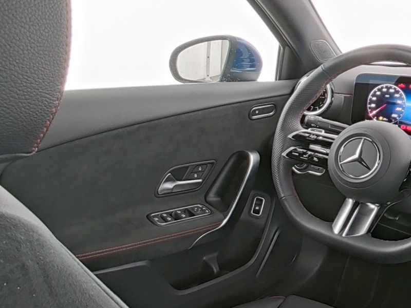 Mercedes-Benz A 250 2025