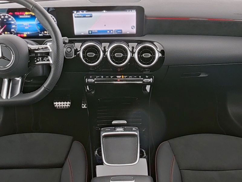 Mercedes-Benz A 250 2025