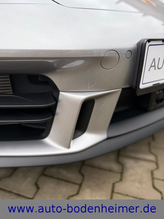 Porsche 992 2025