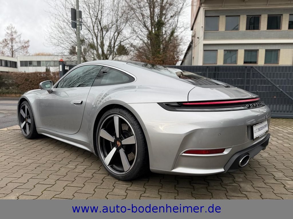 Porsche 992 2025