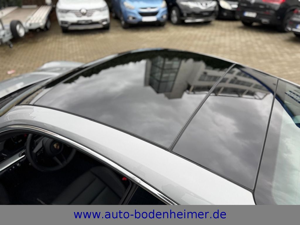 Porsche 992 2025