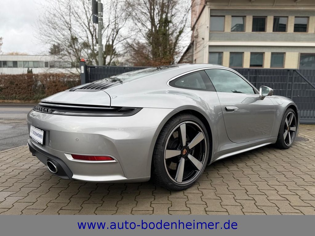 Porsche 992 2025