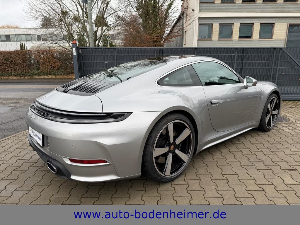 Porsche 992 2025