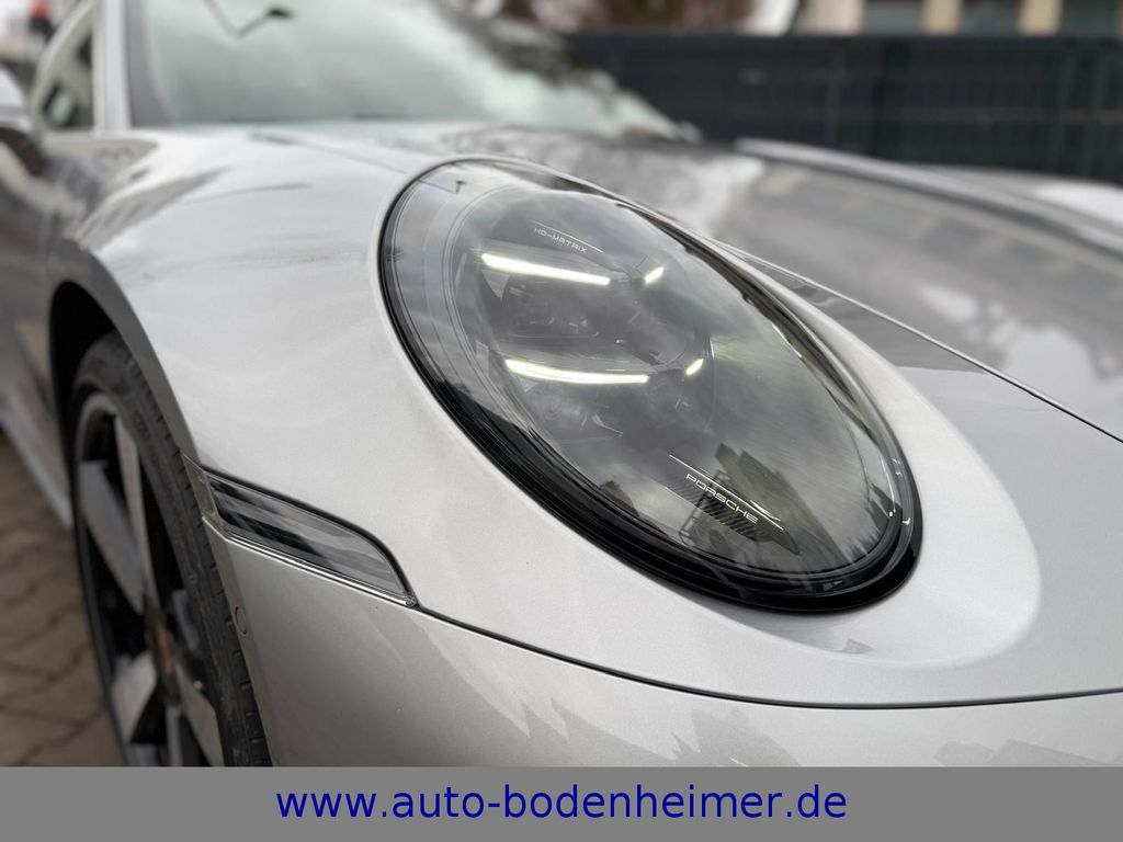 Porsche 911 2025