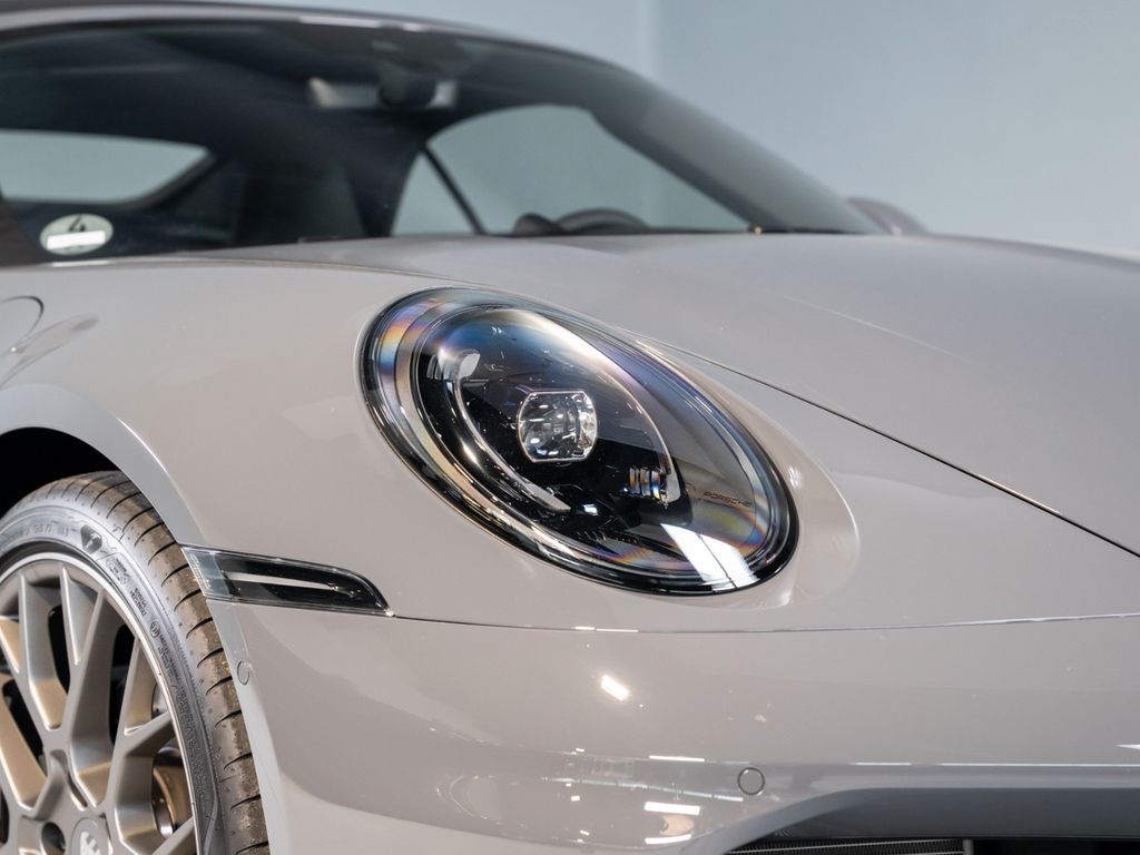 Porsche 992 2025