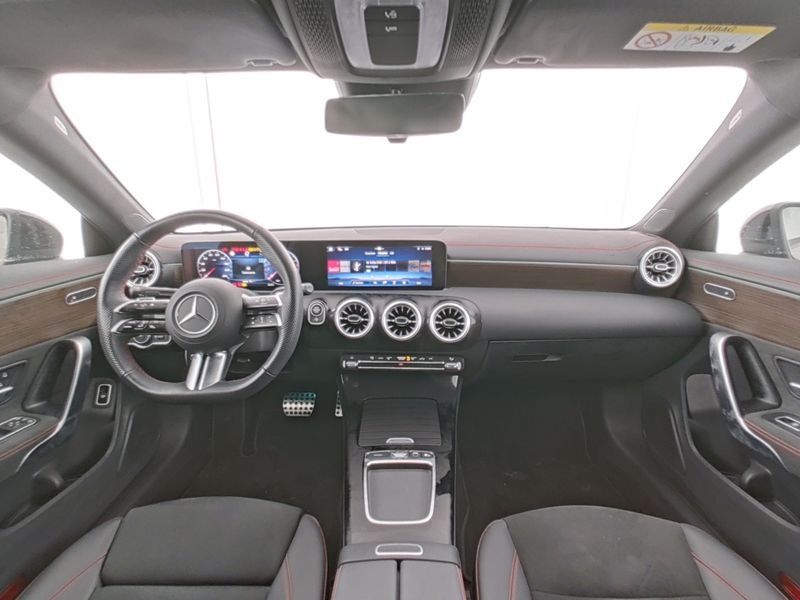 Mercedes-Benz CLA 200 2024