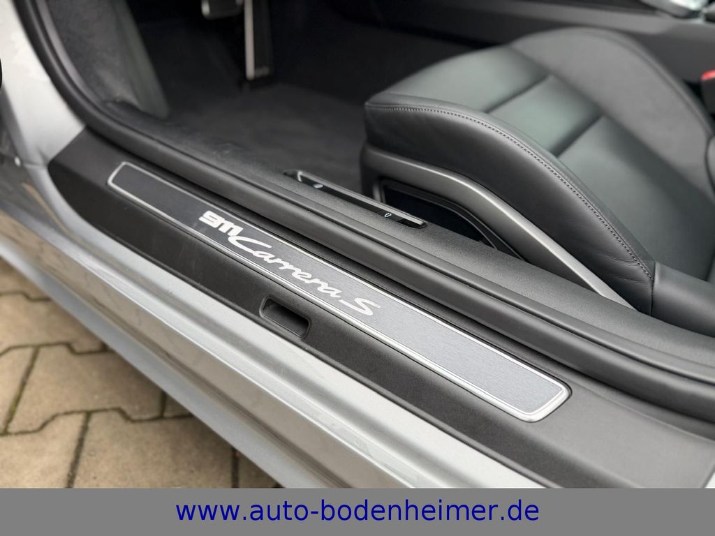 Porsche 911 2025