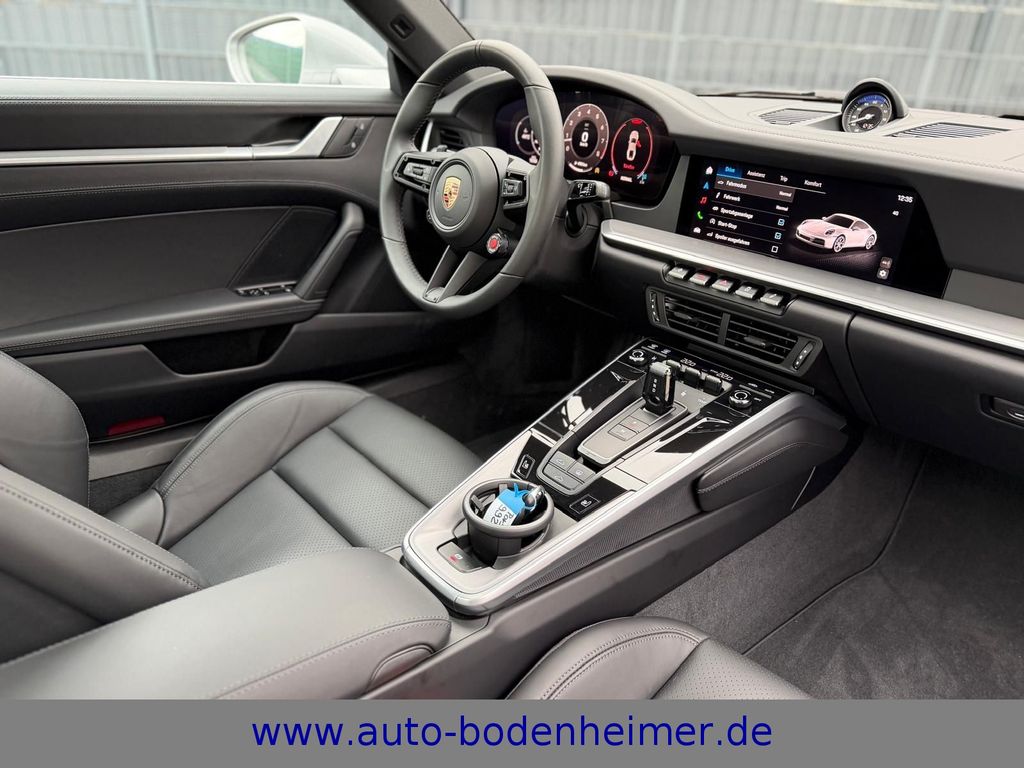 Porsche 911 2025