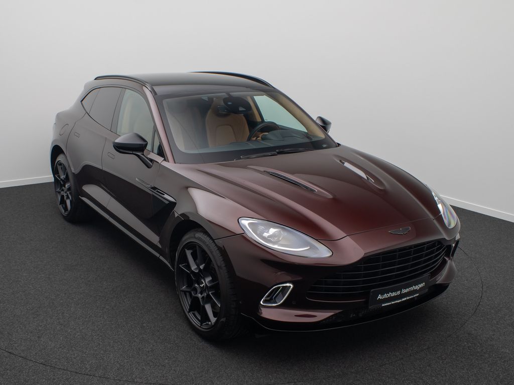 Aston Martin DBX 2021